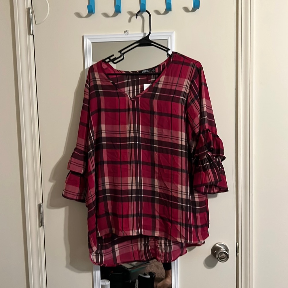Cute plaid blouse 2x ruffle sleeves